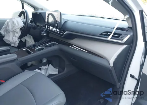 2024 Toyota Sienna Xle z USA, uszkodzony, nr VIN 5TDJRKEC9RS181117